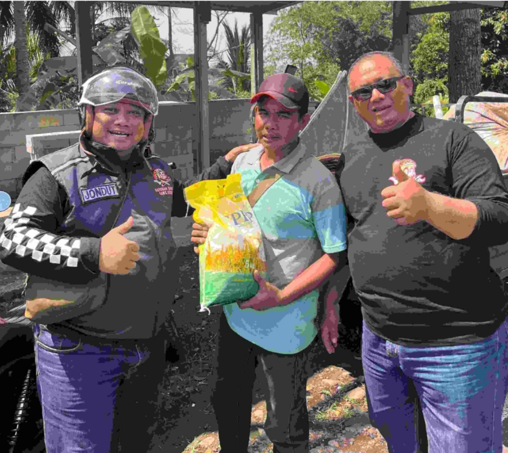 IMG 20251117 183729 BANYUMAS – Gelaran touring motor gede (moge) sejumlah pejabat Pemerintah Kabupaten Banyumas kembali menuai sorotan. Aktivitas yang diduga dipimpin Sekretaris Daerah (Sekda) Agus Nur Hadi itu dianggap tidak menunjukkan empati di tengah kondisi daerah yang sedang dilanda bencana alam dan kerusakan infrastruktur di berbagai titik.